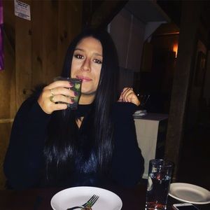 Meet your Posher, Lauren